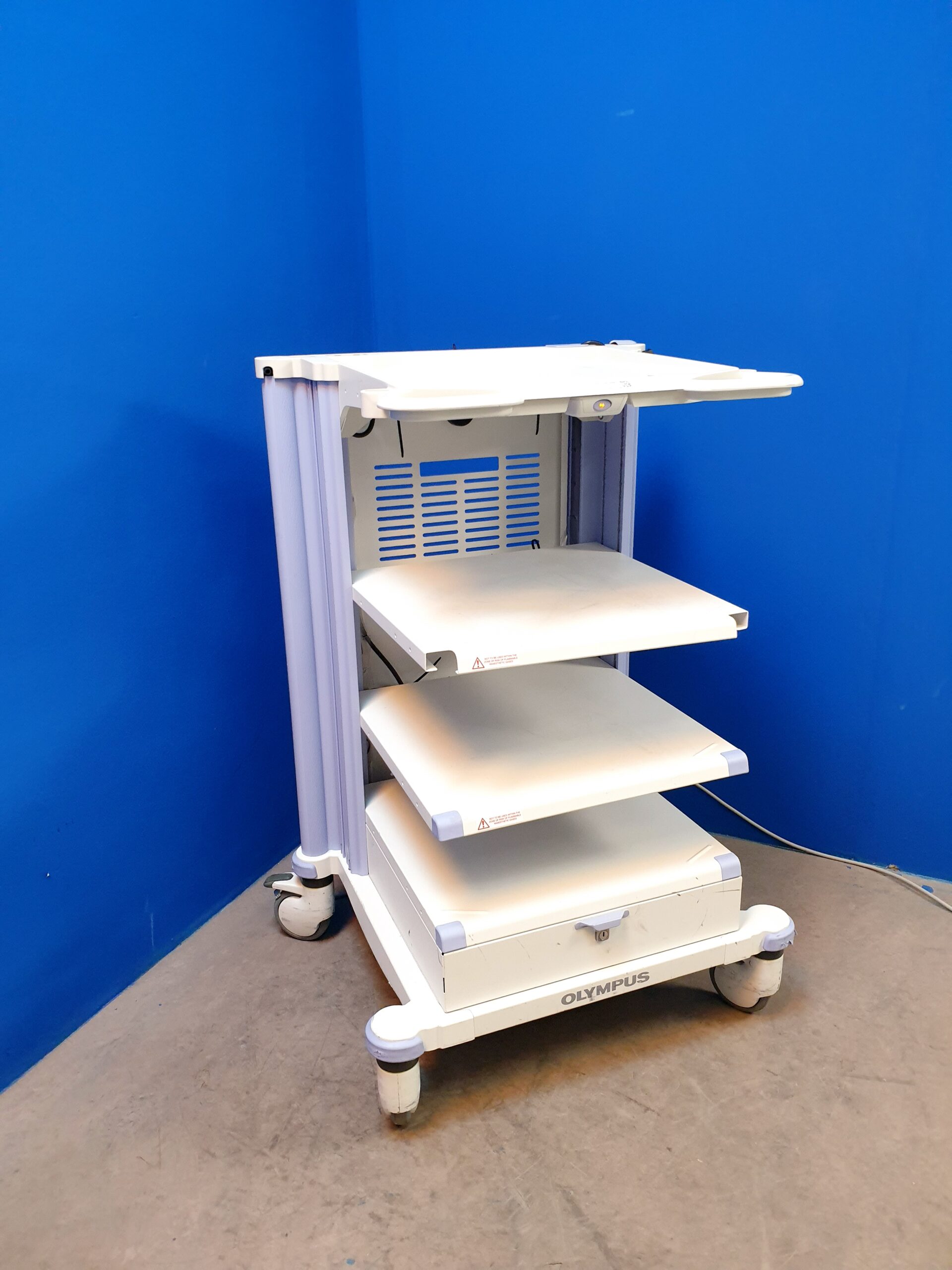 Olympus WM-WP1 endoscopy trolley // Cart // Gerätewagen Rollbar mit Trenntrafo – Bild 4