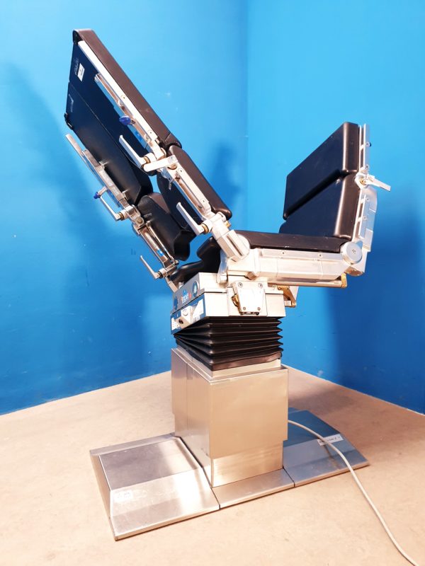 Maquet 1146.61A0 + 1150.30D0 + Säule 1150.81A0 + Lagergerät + Fernbedienung – OP Tisch System – Bild 13