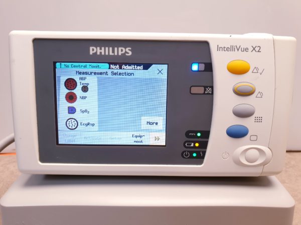 Philips IntelliVue X2 Vital Sign Monitor + 865122 M8023A Ladegerät + Kabel – Bild 13