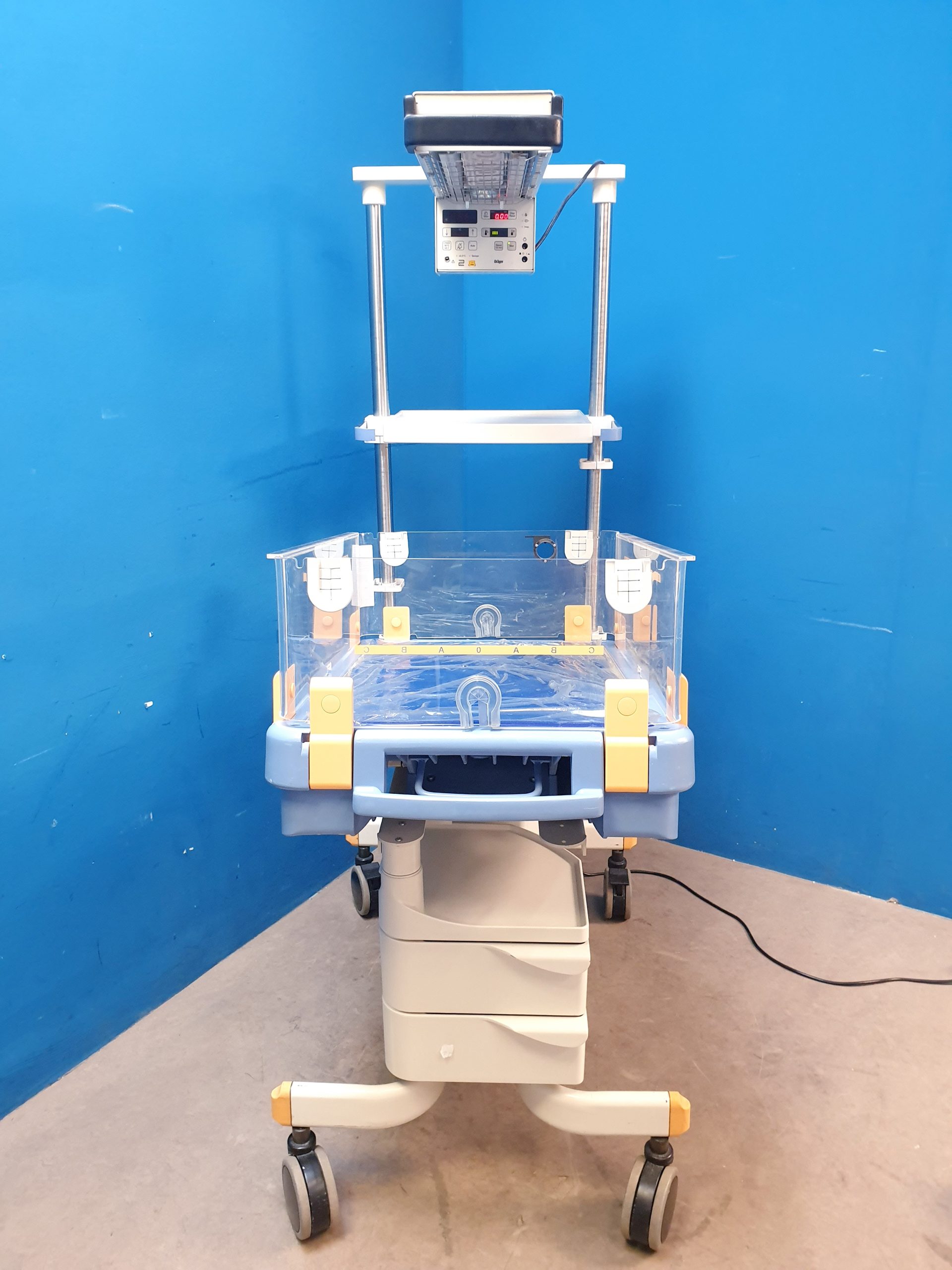 Dräger Babytherm 8000, fahrbare Reanimationseinheit für Neugeborene mit Wärmestrahler – Bild 4