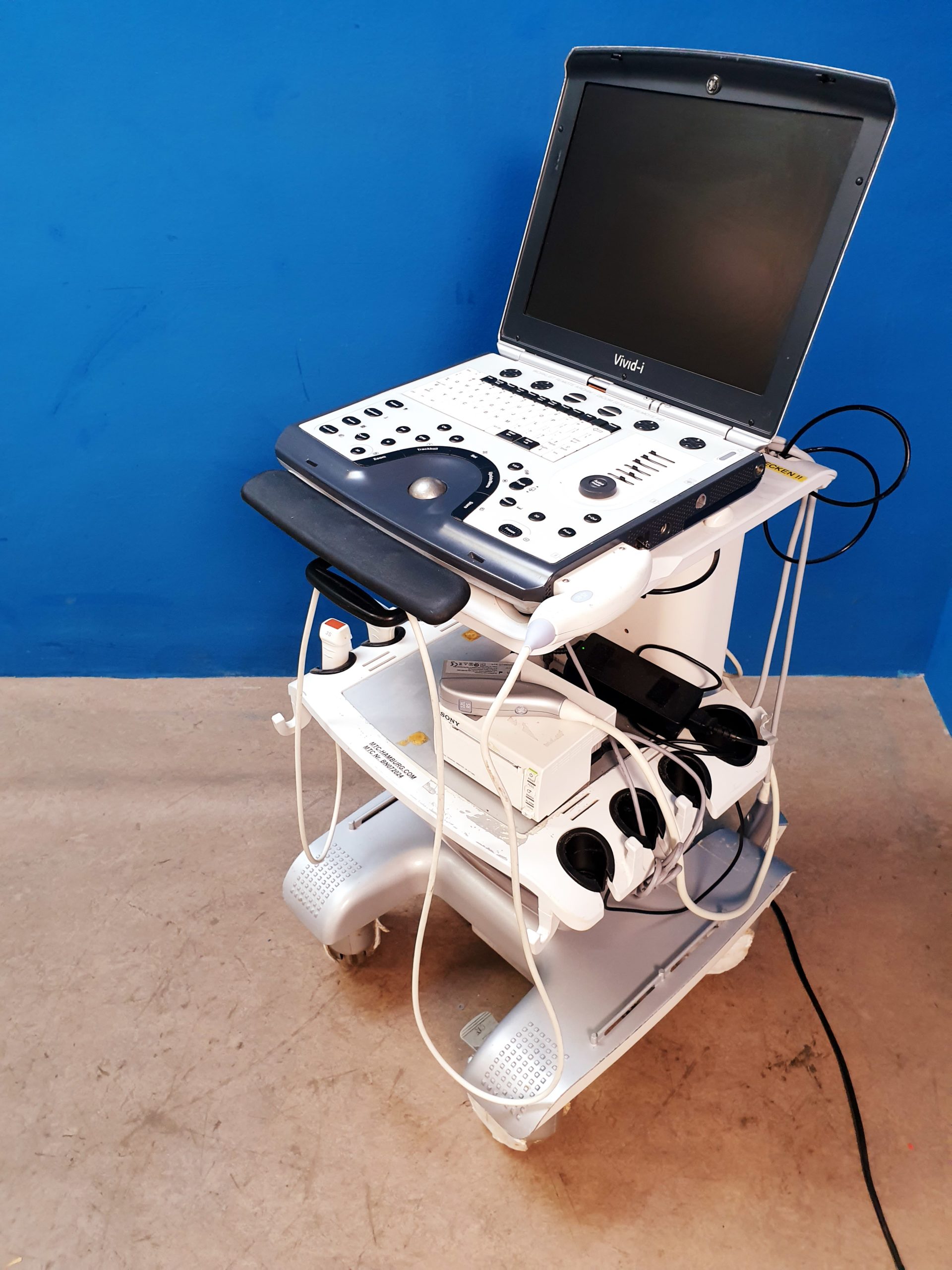 GE Vivid i Ultraschallgerät + 3S + 12S-RS mit 2x Sonden Software Version 2.0.16 auf GE Vivid i Trolley – Bild 19