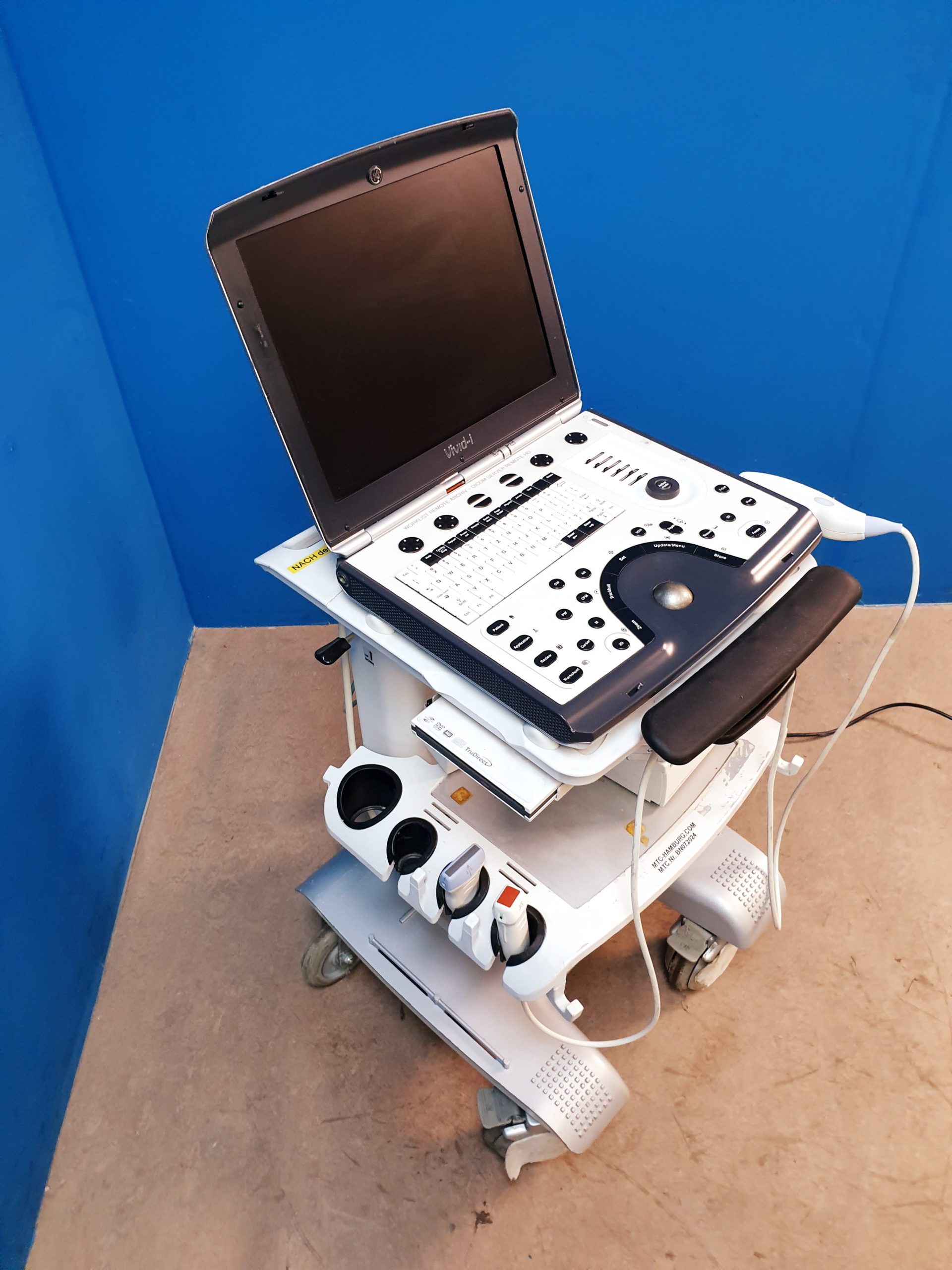 GE Vivid i Ultraschallgerät + 3S + 12S-RS mit 2x Sonden Software Version 2.0.16 auf GE Vivid i Trolley – Bild 20