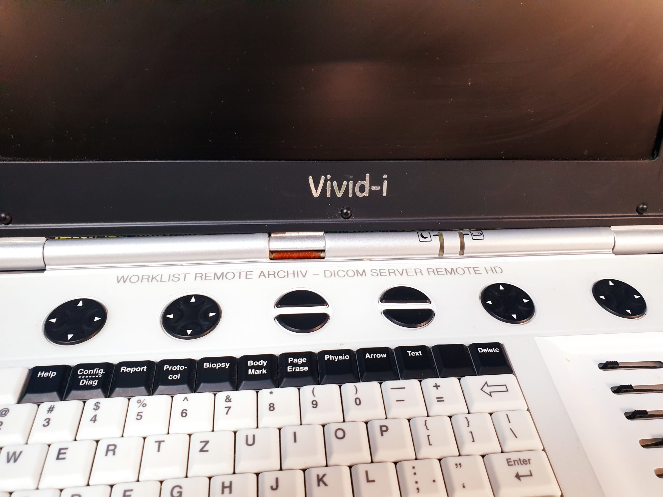 GE Vivid i Ultraschallgerät + 3S + 12S-RS mit 2x Sonden Software Version 2.0.16 auf GE Vivid i Trolley – Bild 22
