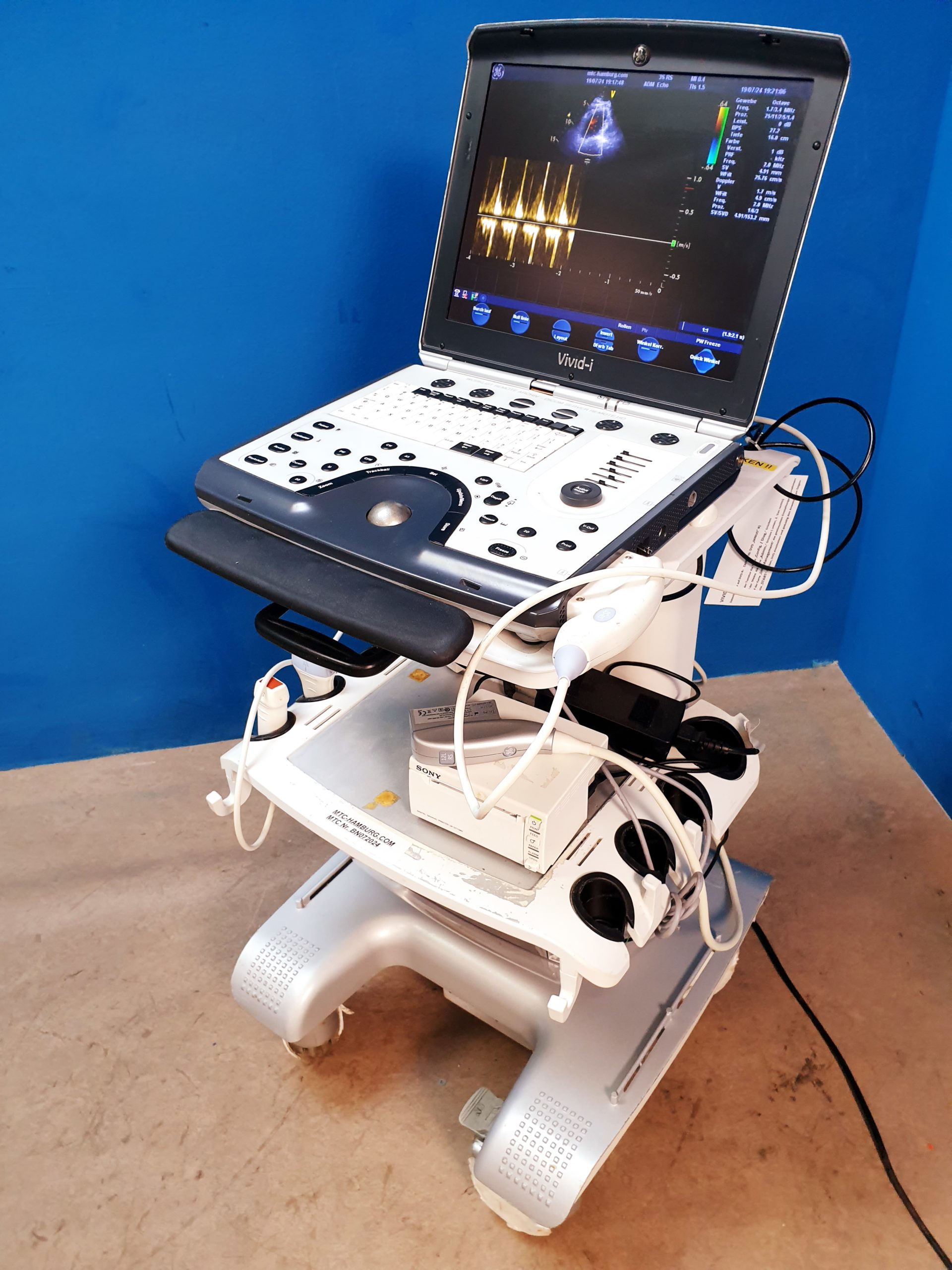 GE Vivid i Ultraschallgerät + 3S + 12S-RS mit 2x Sonden Software Version 2.0.16 auf GE Vivid i Trolley – Bild 2