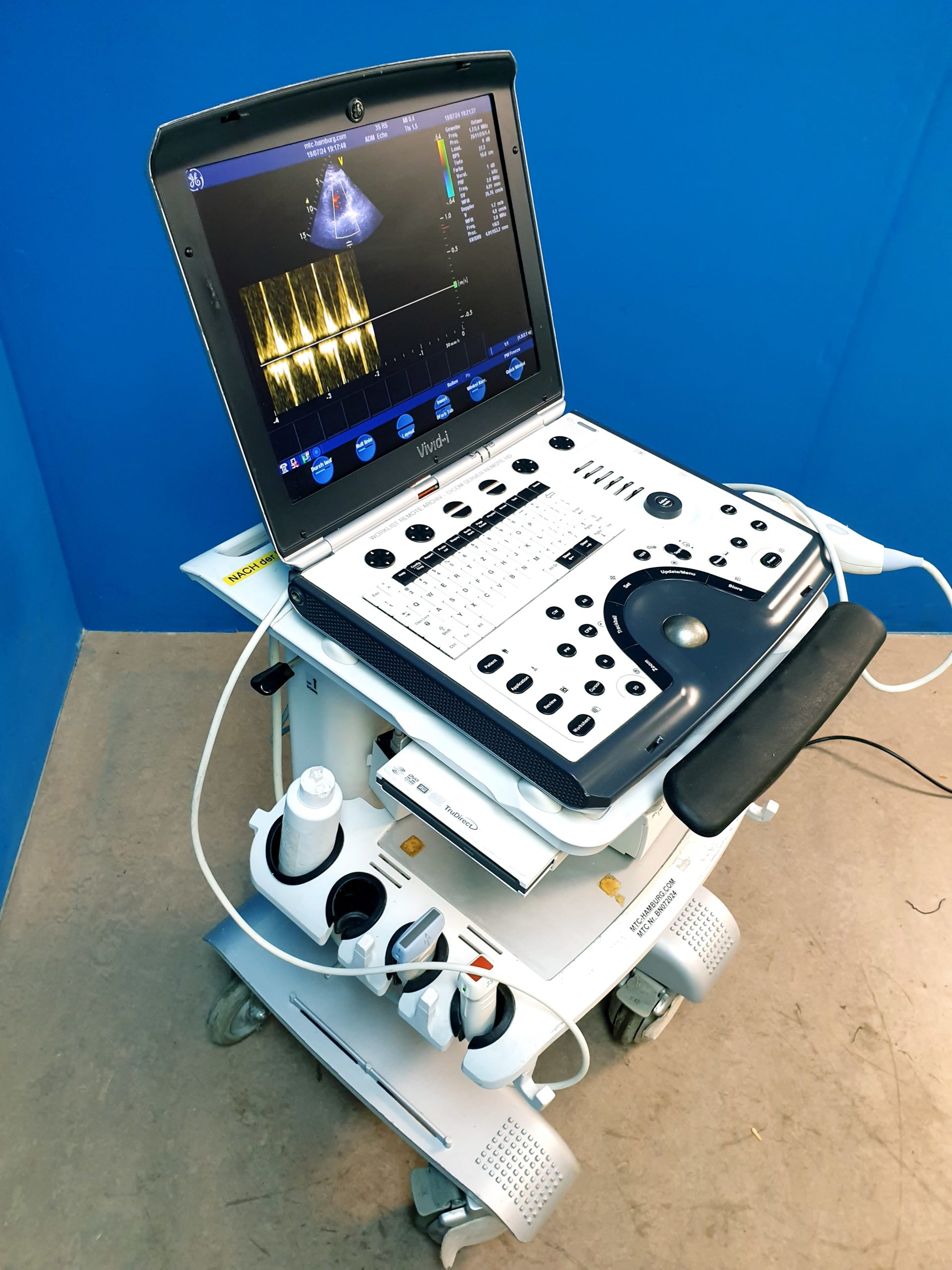 GE Vivid i Ultraschallgerät + 3S + 12S-RS mit 2x Sonden Software Version 2.0.16 auf GE Vivid i Trolley – Bild 4