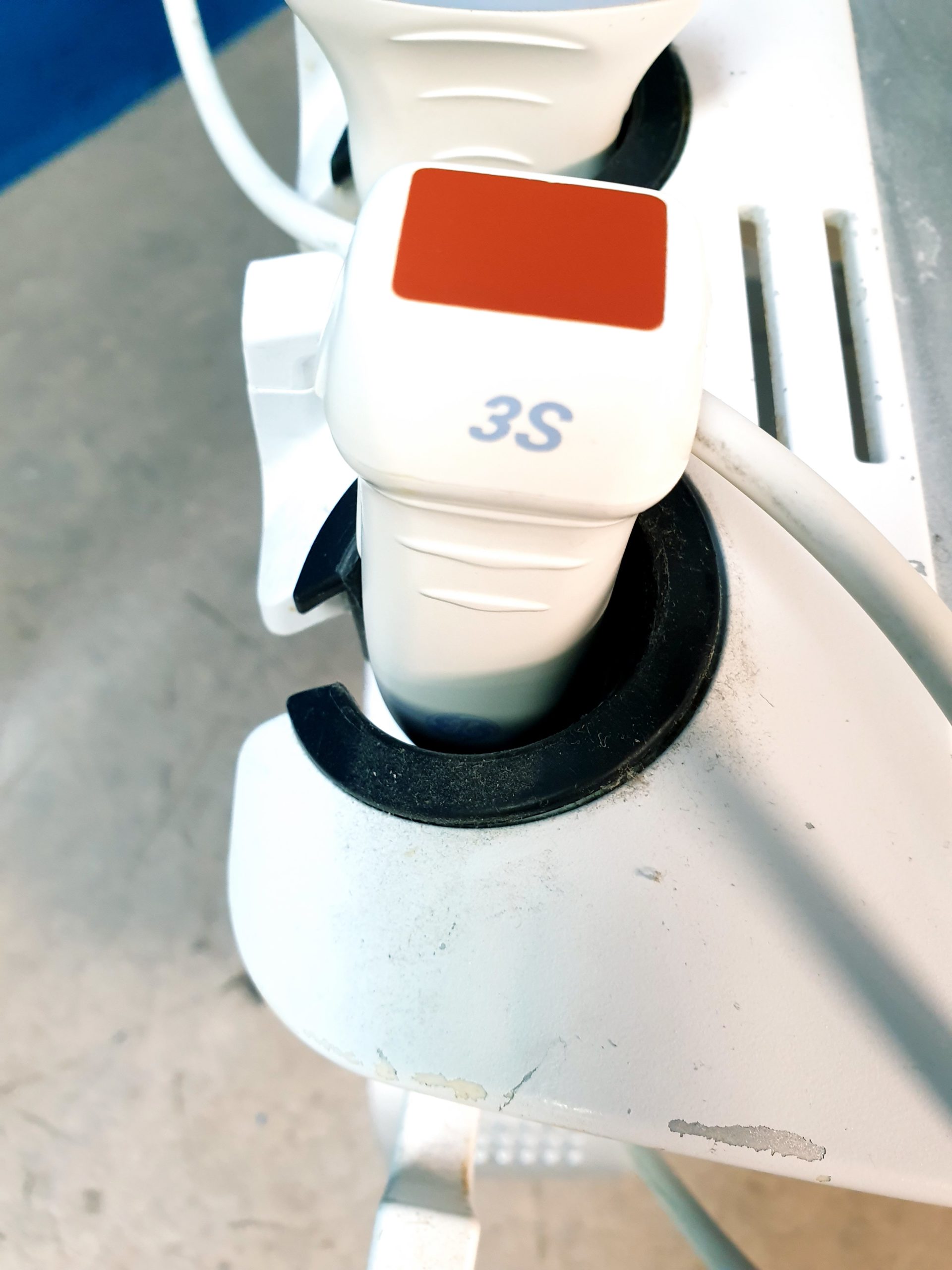 GE Vivid i Ultraschallgerät + 3S + 12S-RS mit 2x Sonden Software Version 2.0.16 auf GE Vivid i Trolley – Bild 8