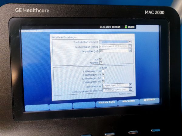 GE MAC 2000 EKG Maschine + KISS Sauganlage – Bild 23