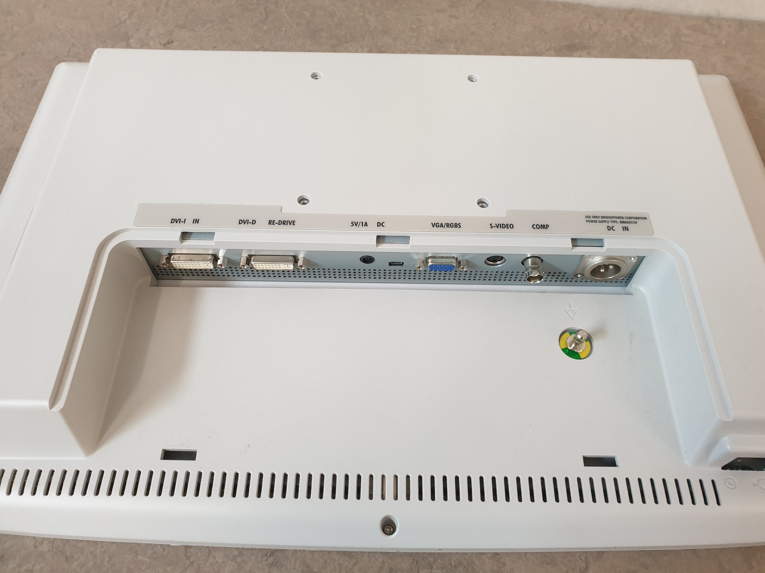 Pentax EndoVue 21 Zoll Monitor für die Endoskopie – Bild 12