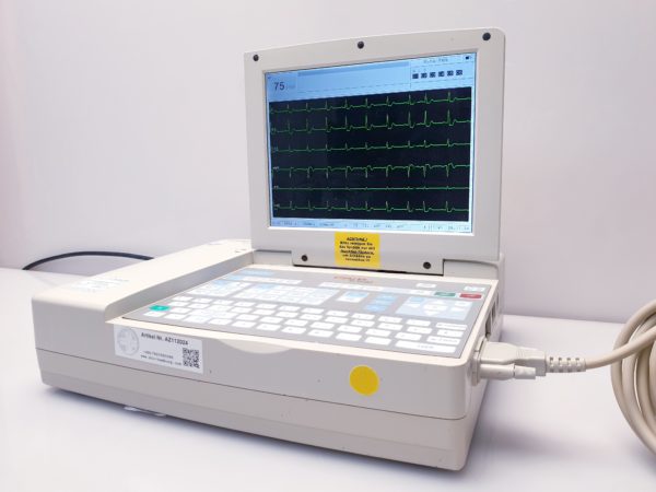 Schiller AT-10 PLUS EKG 12 Kanal Gerät mit LCD Display