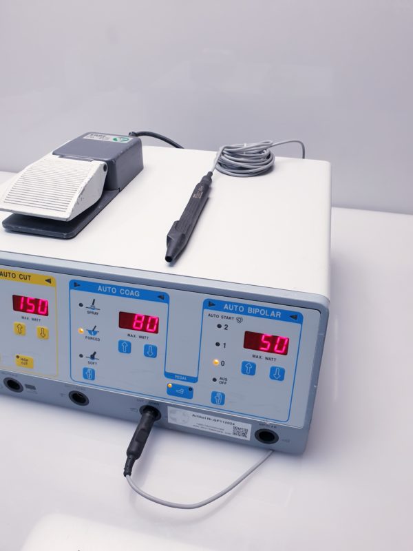 ERBE ICC 300 ICC300 H HF-Chirurgiegerät 300 Watt Leistung mit Fusschaltter – Bild 3