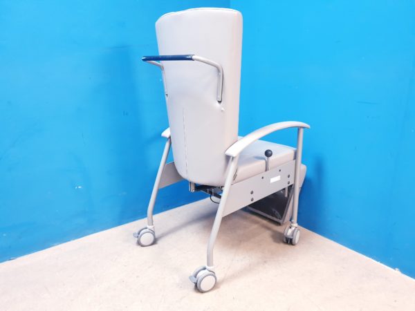Greiner 44902000 Variationsliege Liege Sita mit Rollen  Dom 2018 – Bild 6