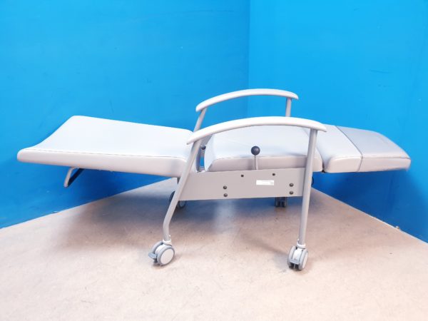 Greiner 44902000 Variationsliege Liege Sita mit Rollen  Dom 2018 – Bild 8