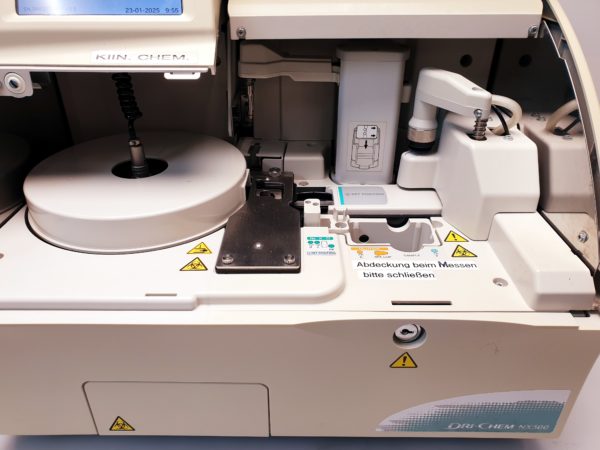 FujiFilm DRI-CHEM NX500 automatisches Analysegerät – Bild 11