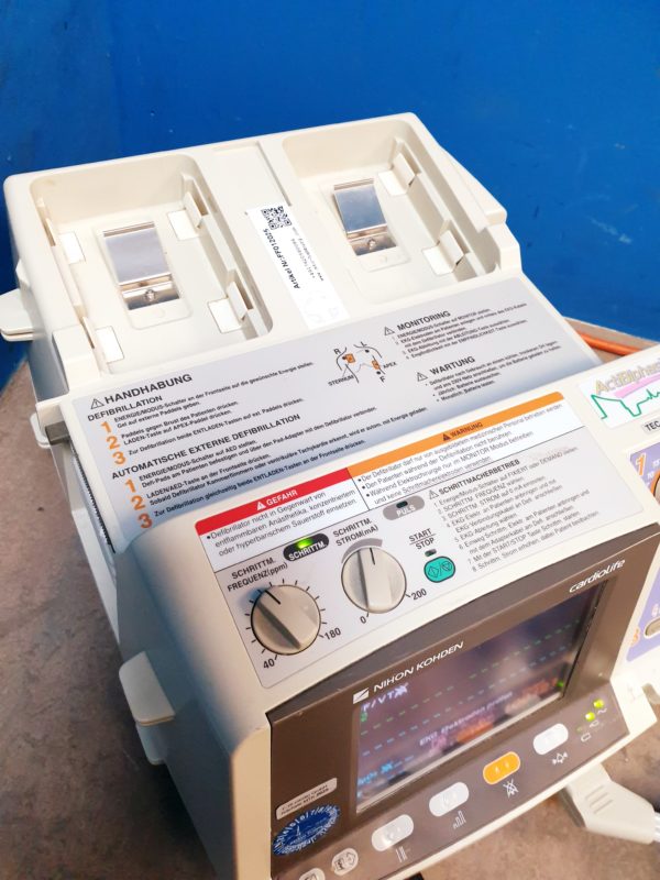 Nihon Kohden Cardiolife Tec-7731K Defibrillator – Bild 3
