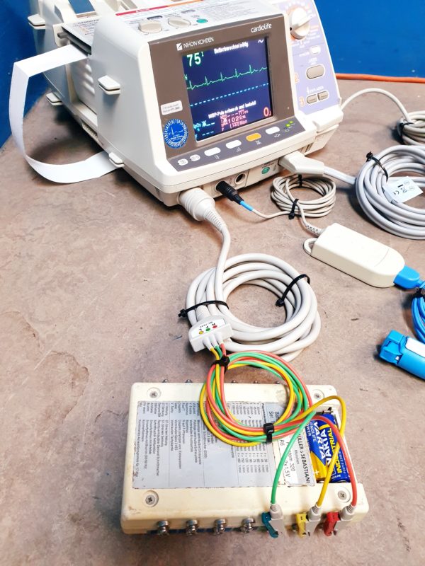 Nihon Kohden Cardiolife Tec-7731K Defibrillator – Bild 5