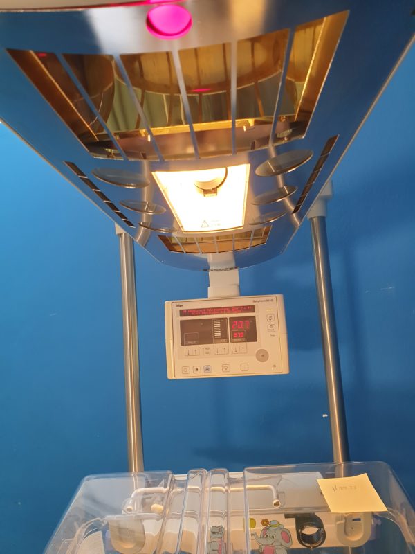 Drager Dräger  Baybtherm Wärmebettchen + Babytherm 8010 Strahler – Bild 10