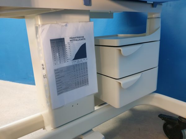 Drager Dräger  Baybtherm Wärmebettchen + Babytherm 8010 Strahler – Bild 15