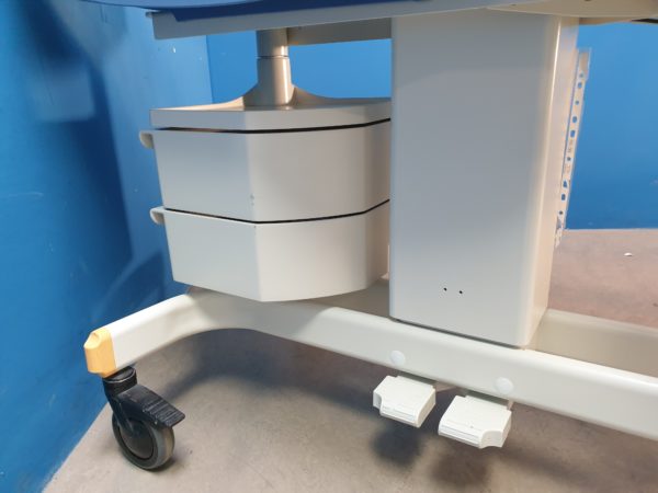 Drager Dräger  Baybtherm Wärmebettchen + Babytherm 8010 Strahler – Bild 16