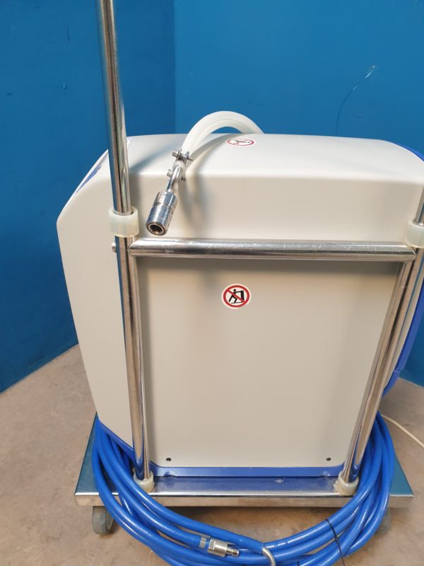 Gambro  WRO 300 H - WRO300H - Umkehrosmose-Wasseraufbereiter - Wasseraufbereitungsanlage - Mobile für Dialyse – Bild 9