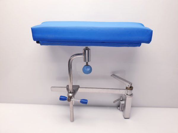 Maquet Armlehne mit Normschinen Befestigung – Armstütze für Op Tisch – Bild 4