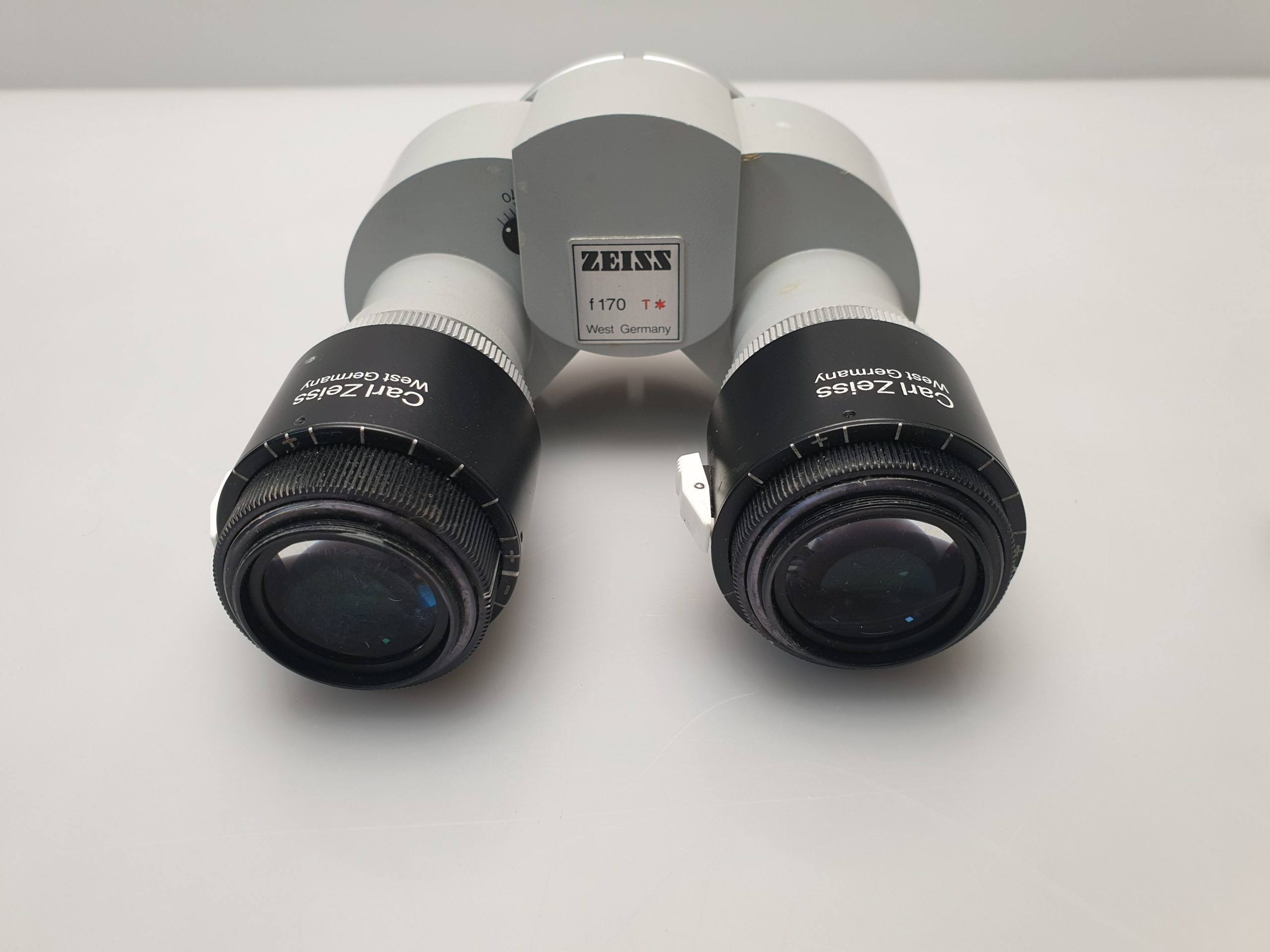CARL ZEISS OPMI BINOKULAR TUBUS F170 MIKROSKOP 10X 22B Okulare
