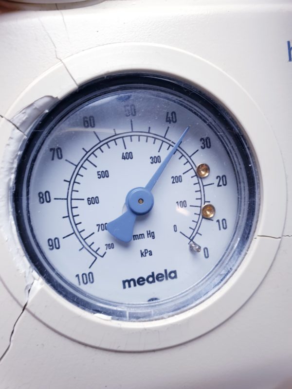 Medela Vario 18 Absauger  Defekt – Drehknopf  ohne Funktion – macht Gerräusche – defekt – Bild 6