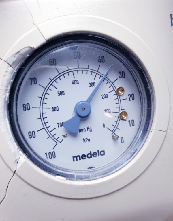Medela Vario 18 Absauger  Defekt – Drehknopf  ohne Funktion – macht Gerräusche – defekt – Bild 7