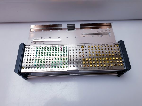 Synthes VA-LCP TWO-COLUM DISTAL RADIUS PLATE 2.4  - Op Instrumenets – Bild 28