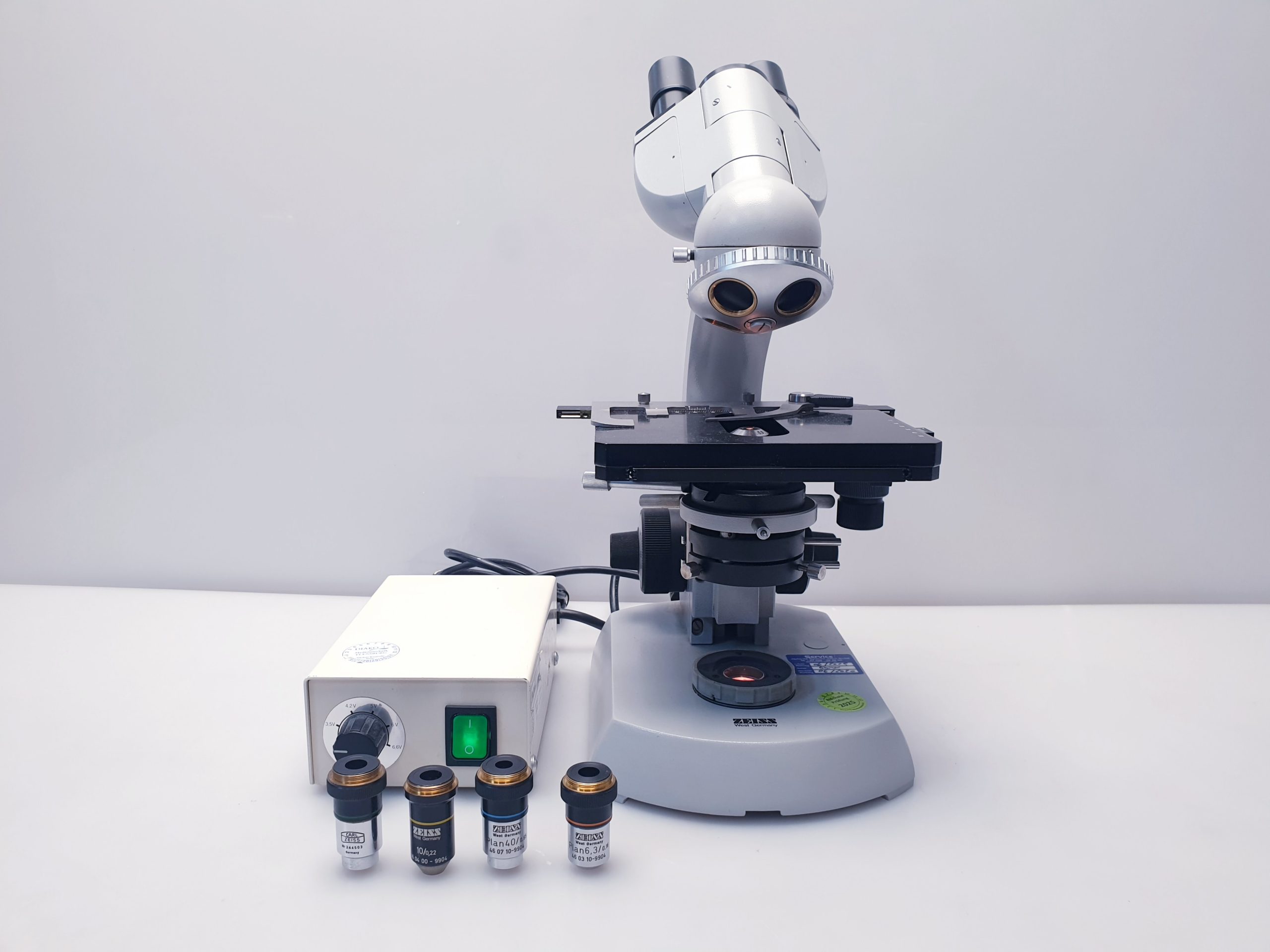 Carl Zeiss Mikroskop 47 34 15  mit 4 Objektiven  10 x – Bild 8