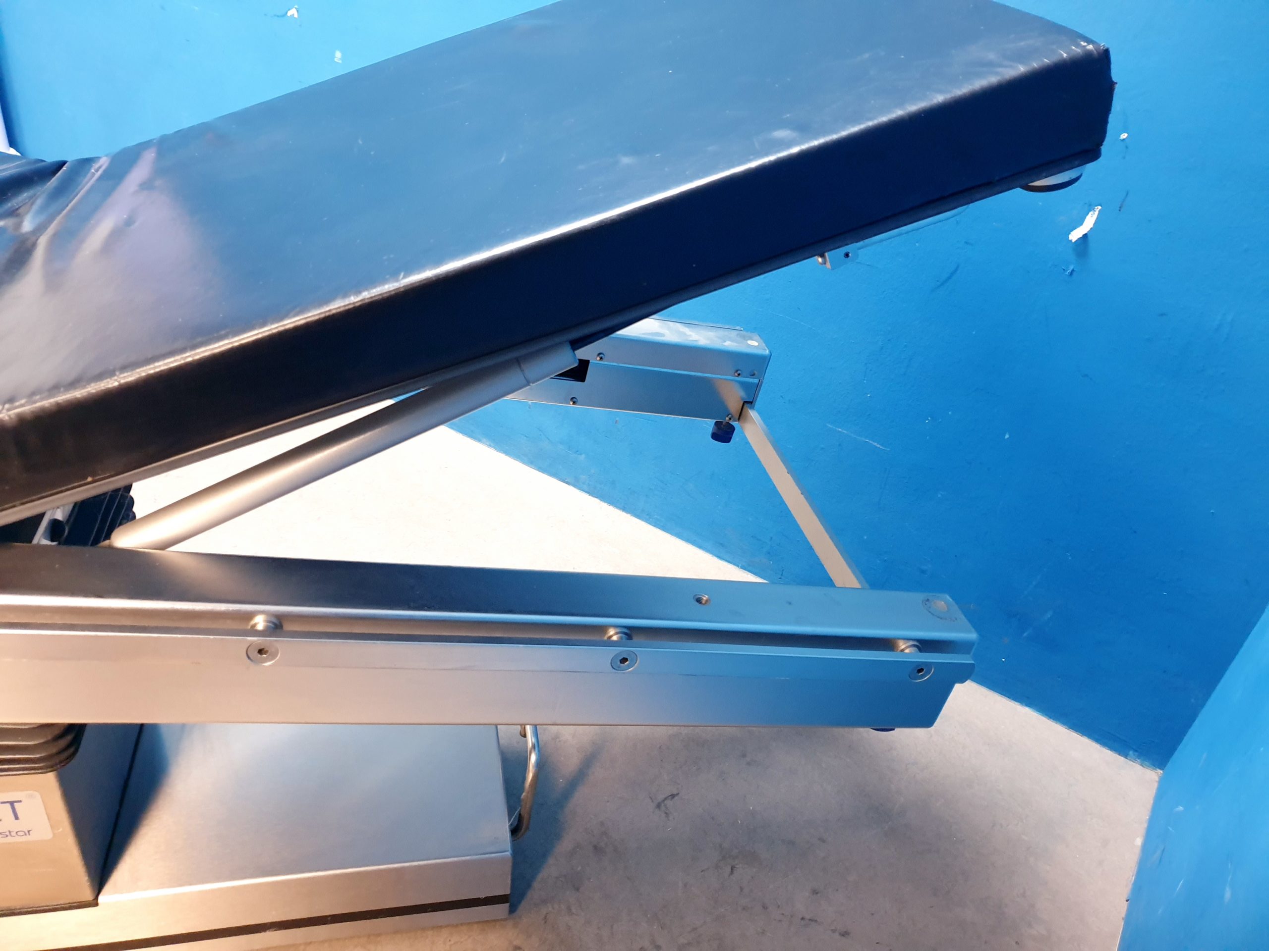 Maquet 1533.01A0 Op Tisch – Elektrisch Fahrbar-Defekt – Bild 9