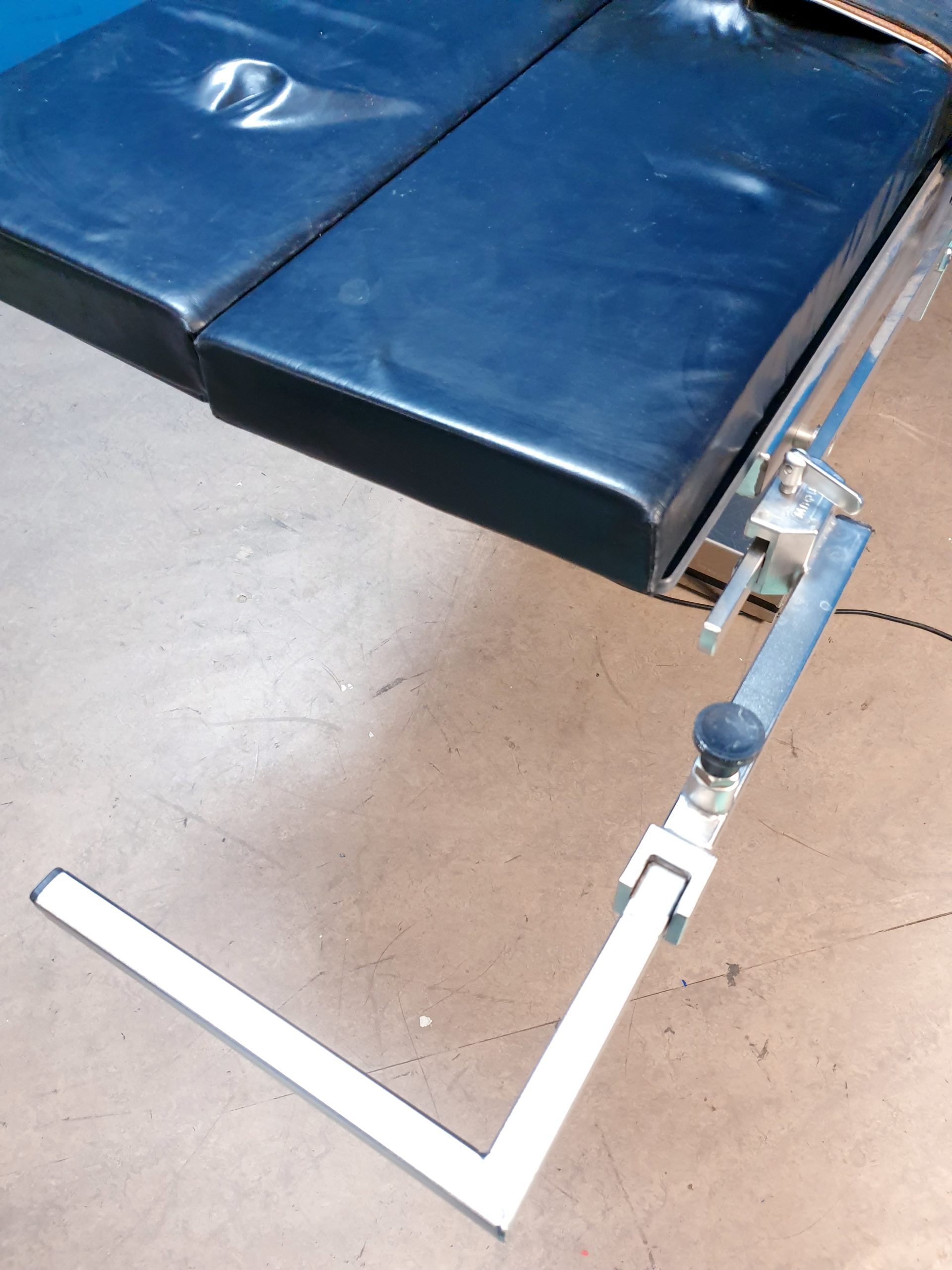 Maquet 1533.01A0 Op Tisch – Elektrisch Fahrbar-Defekt – Bild 10