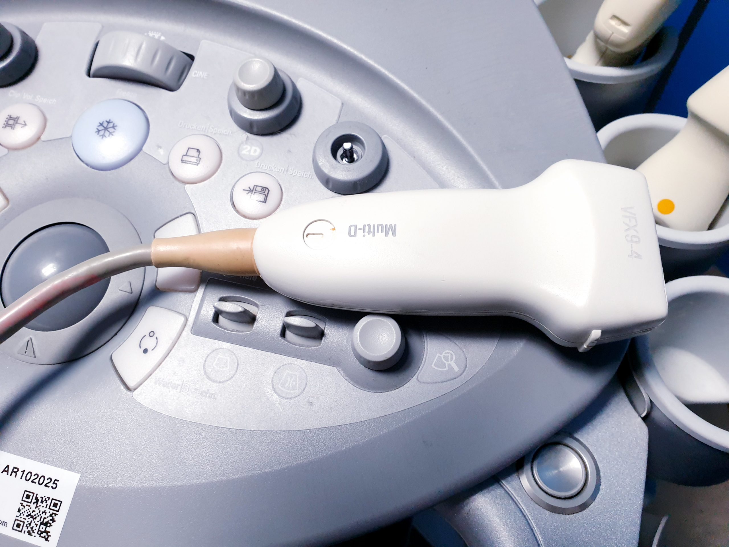 Siemens Acuson Antares Ultraschall Gerät mit 3 Sonden CH4-1 + PX4-1 + VFX9-4 – Bild 12