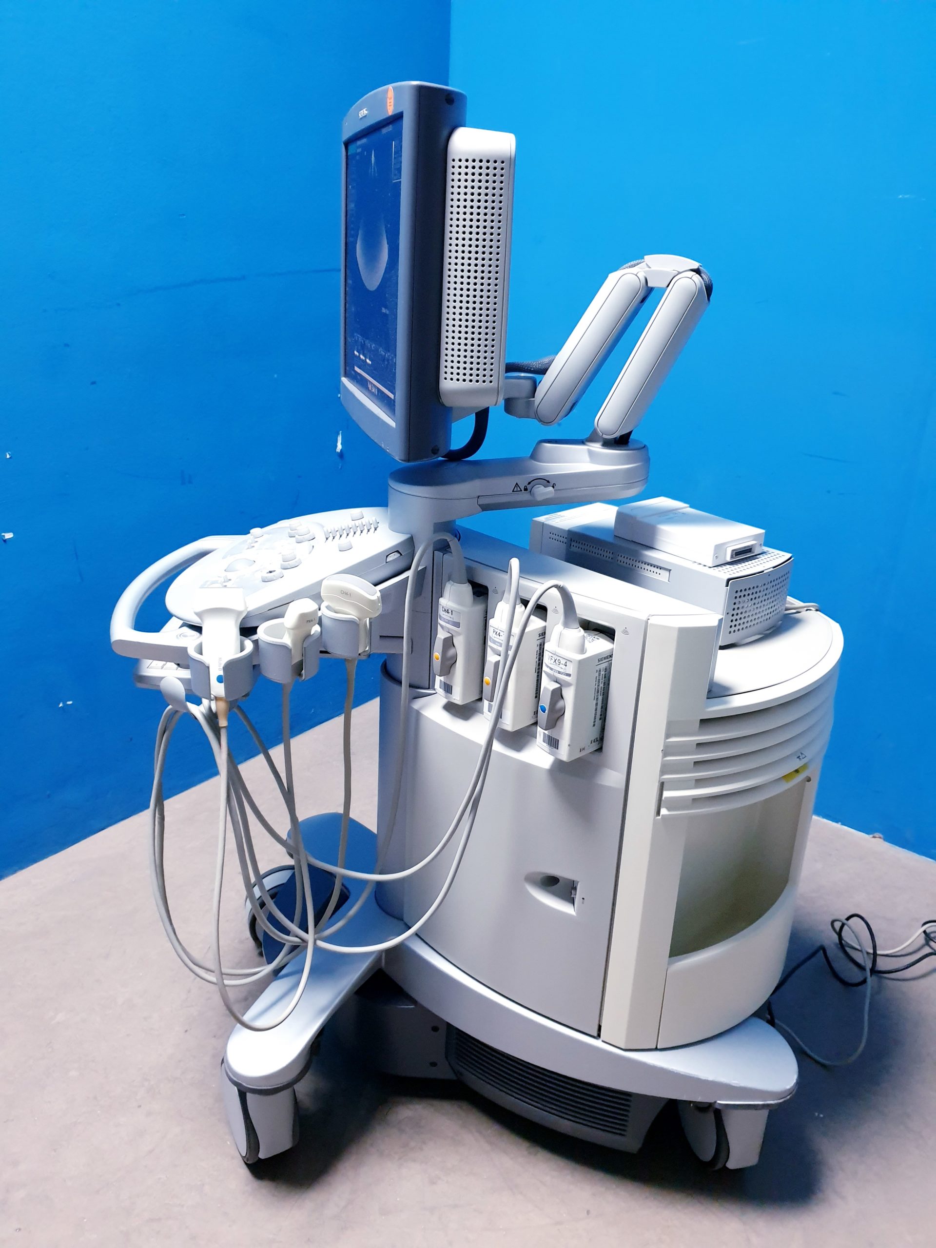 Siemens Acuson Antares Ultraschall Gerät mit 3 Sonden CH4-1 + PX4-1 + VFX9-4 – Bild 21