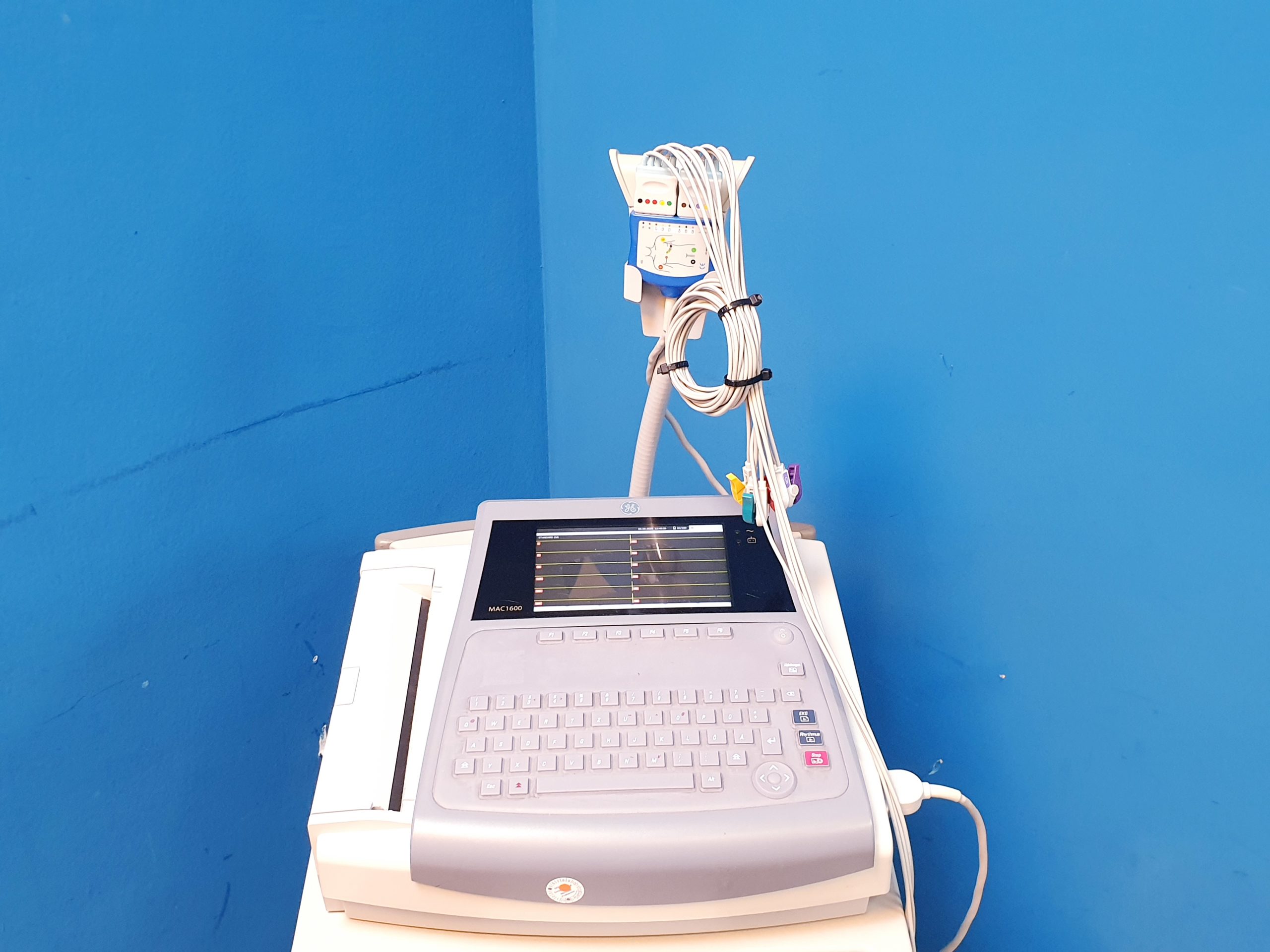 Ge Mac 1600 MAC1600 EKG Gerät mit Gerätewagen mit Kabelarmhalterung – Bild 5