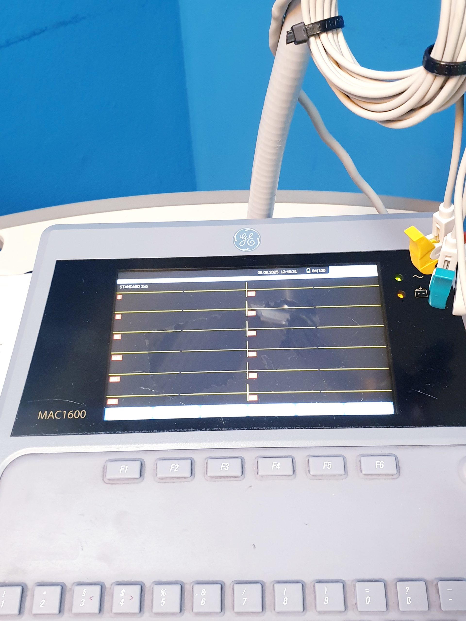 Ge Mac 1600 MAC1600 EKG Gerät mit Gerätewagen mit Kabelarmhalterung – Bild 6