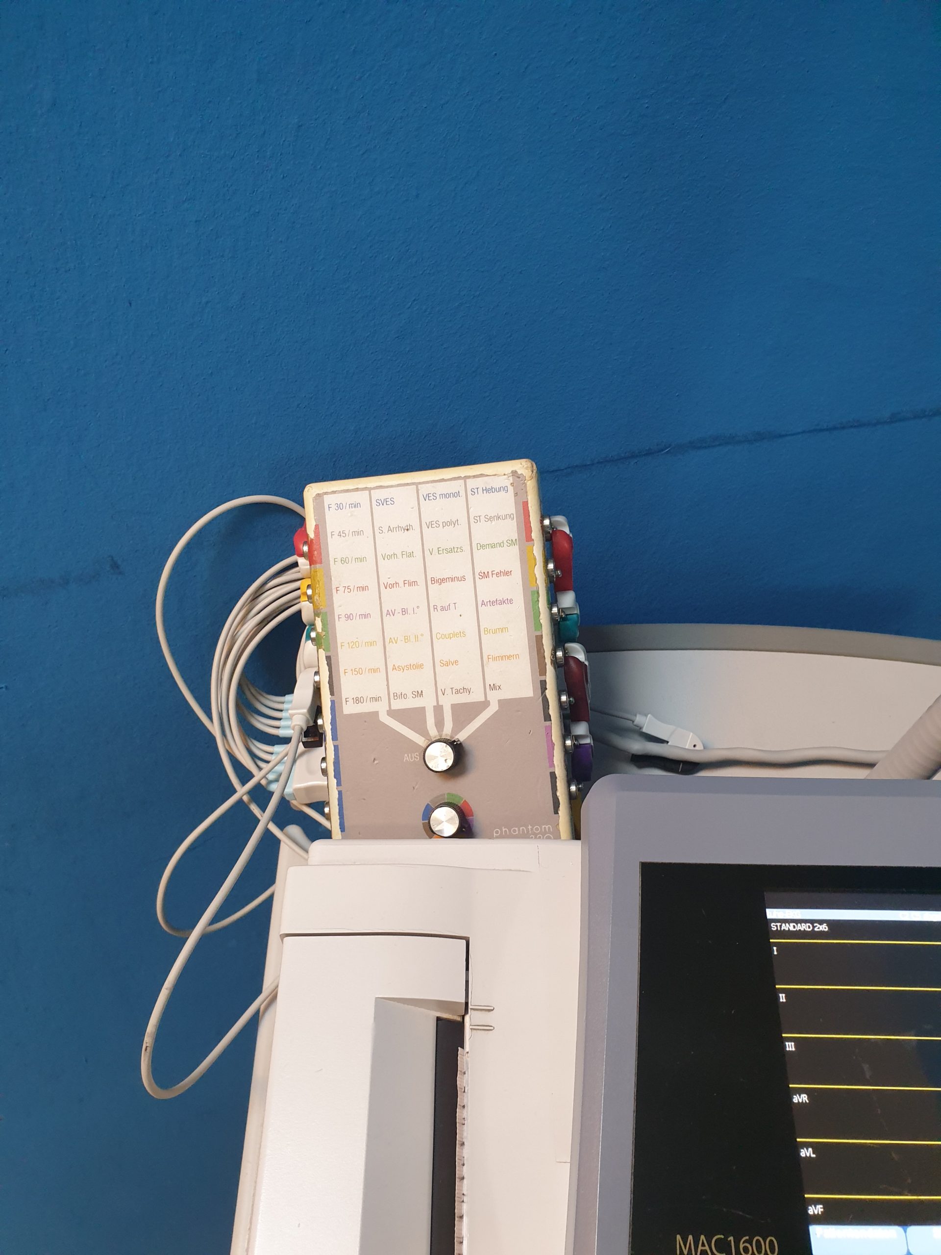 Ge Mac 1600 MAC1600 EKG Gerät mit Gerätewagen mit Kabelarmhalterung – Bild 8