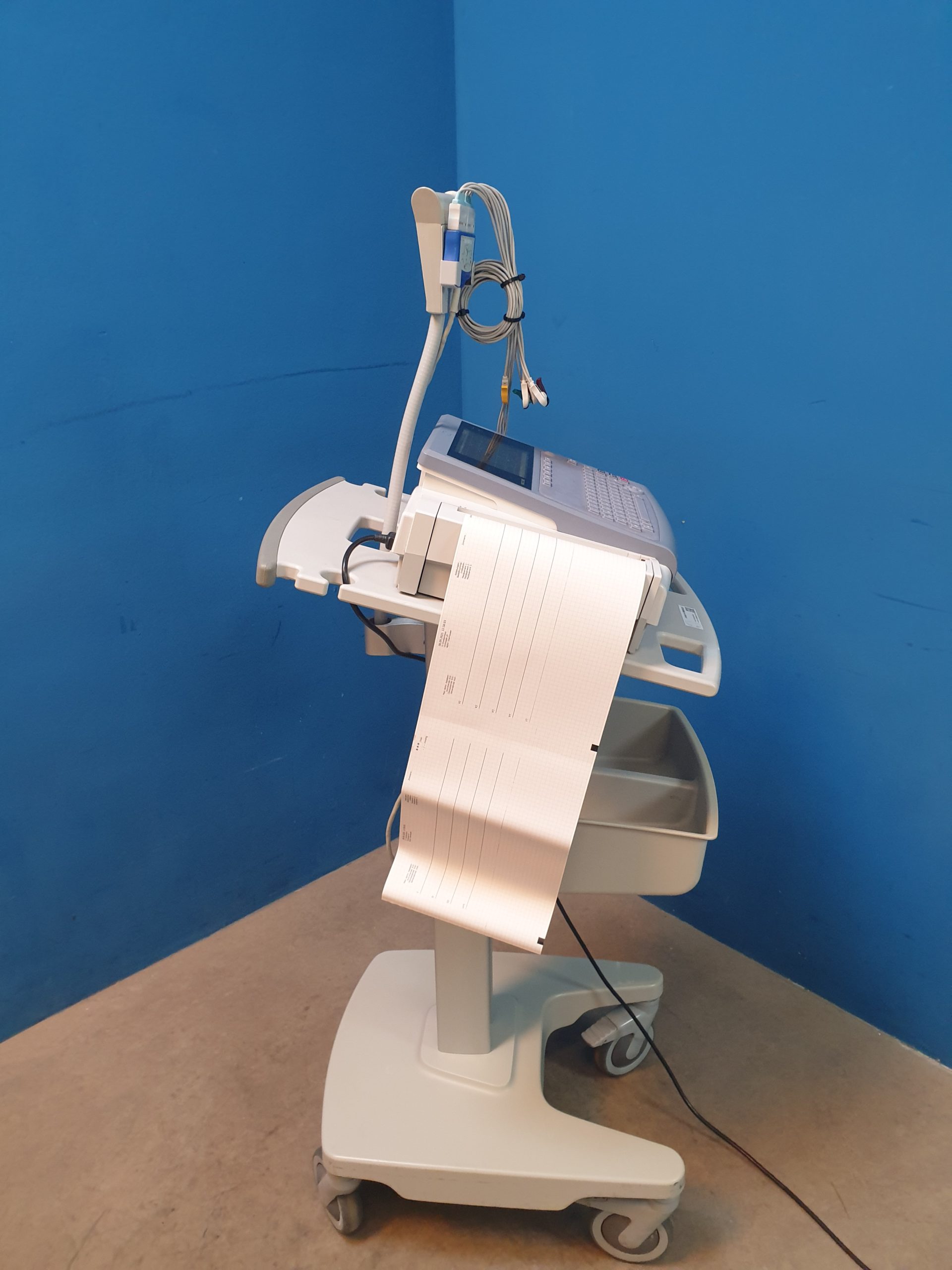 Ge Mac 1600 MAC1600 EKG Gerät mit Gerätewagen mit Kabelarmhalterung – Bild 10