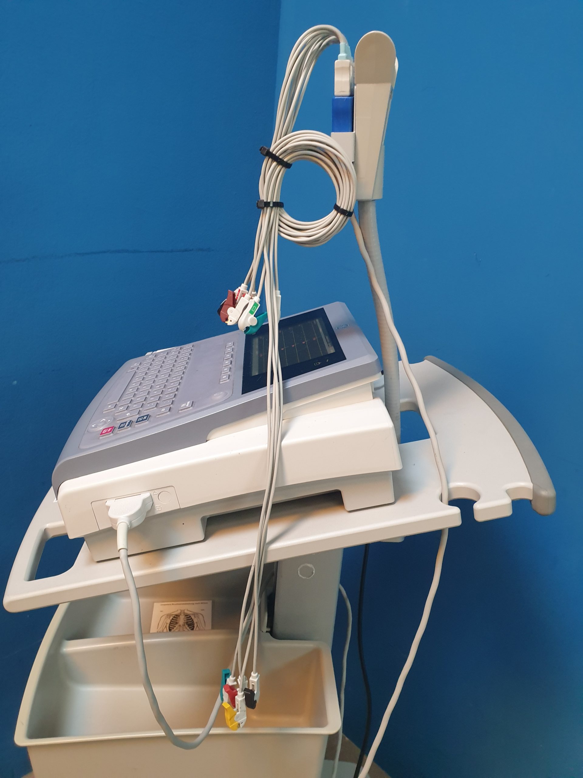 Ge Mac 1600 MAC1600 EKG Gerät mit Gerätewagen mit Kabelarmhalterung – Bild 12