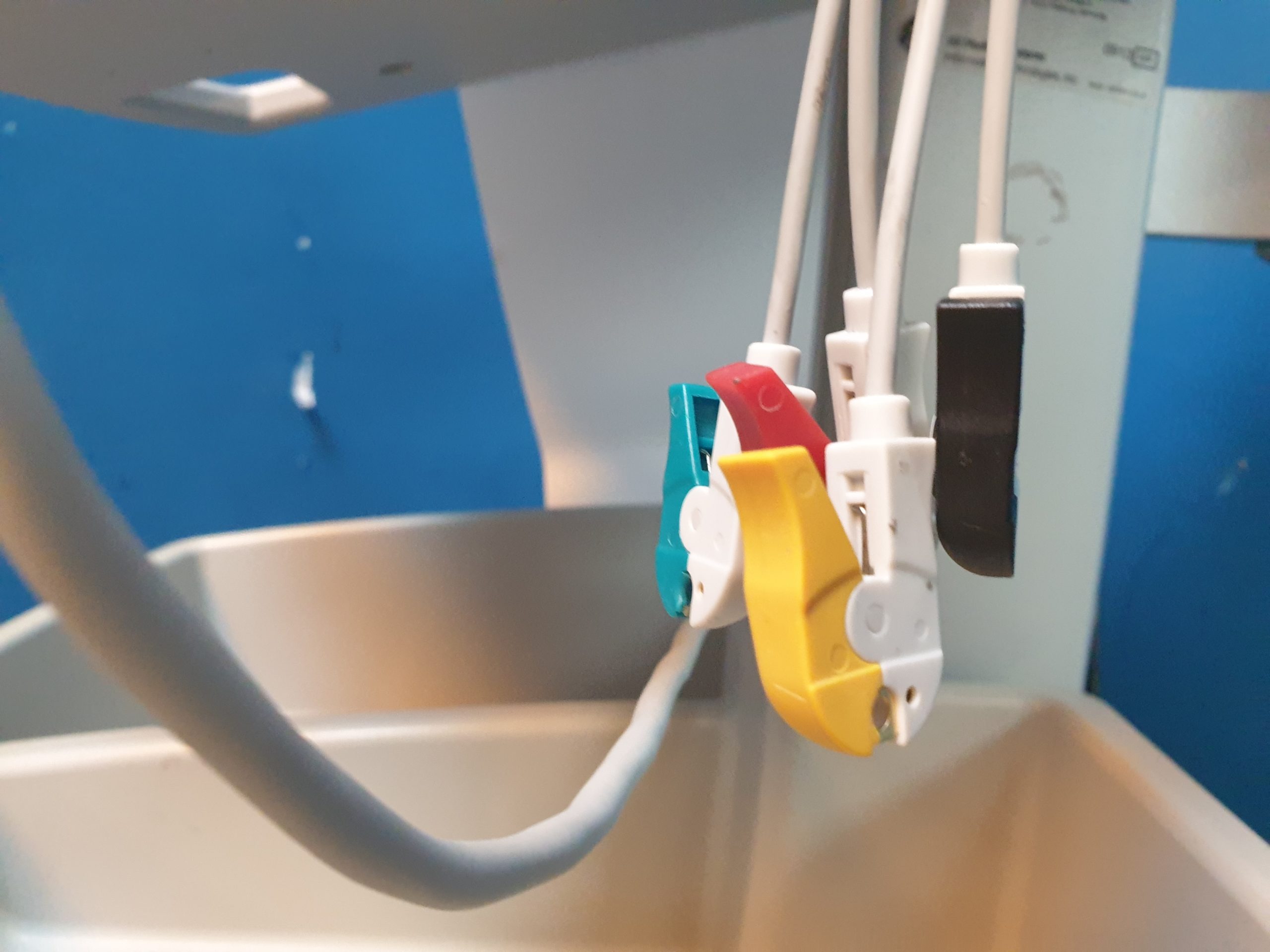 Ge Mac 1600 MAC1600 EKG Gerät mit Gerätewagen mit Kabelarmhalterung – Bild 14