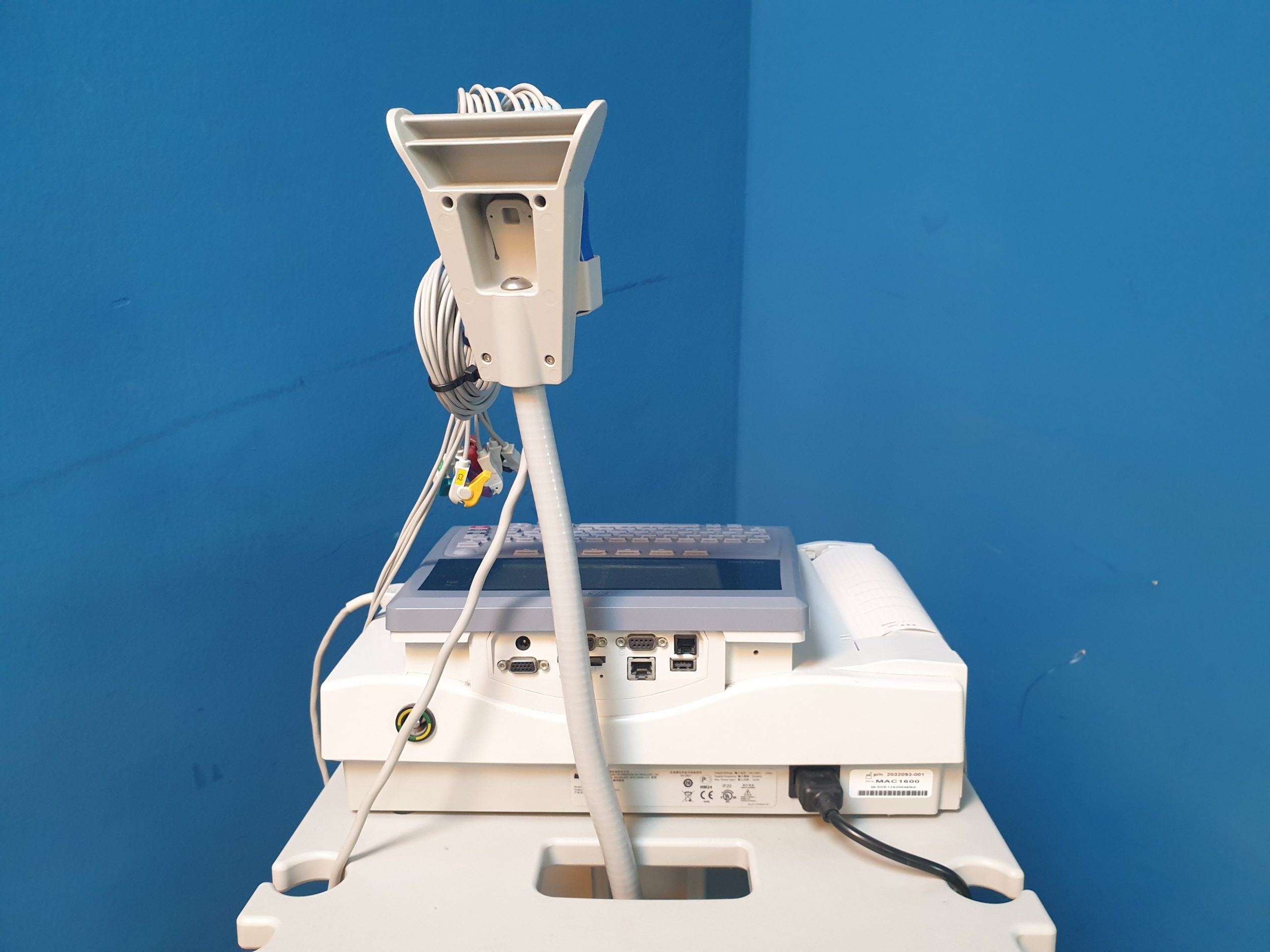 Ge Mac 1600 MAC1600 EKG Gerät mit Gerätewagen mit Kabelarmhalterung – Bild 17