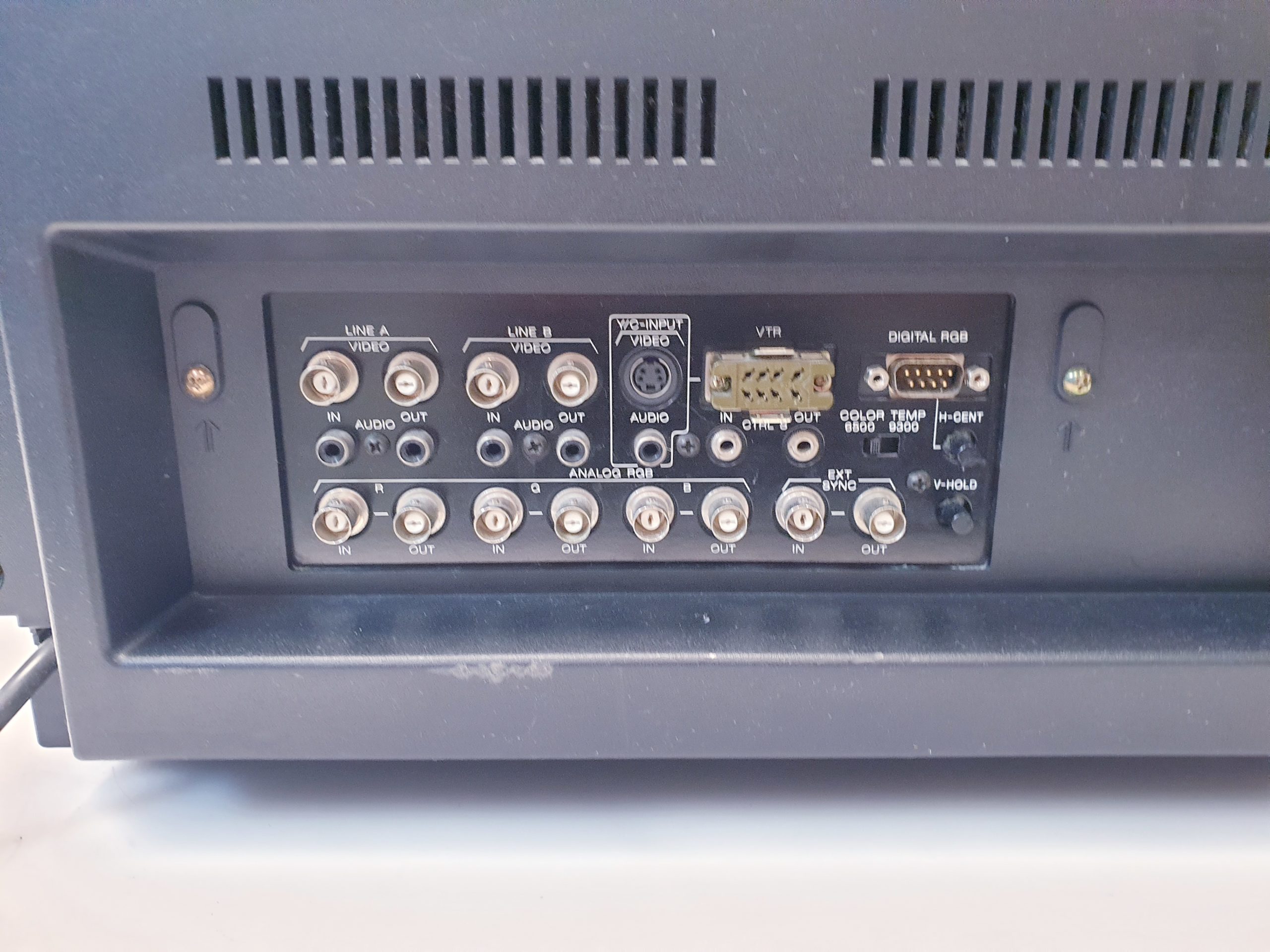 Sony Trinitron PVM-2043MD 20-Zoll-CRT-Monitor – Bild 13