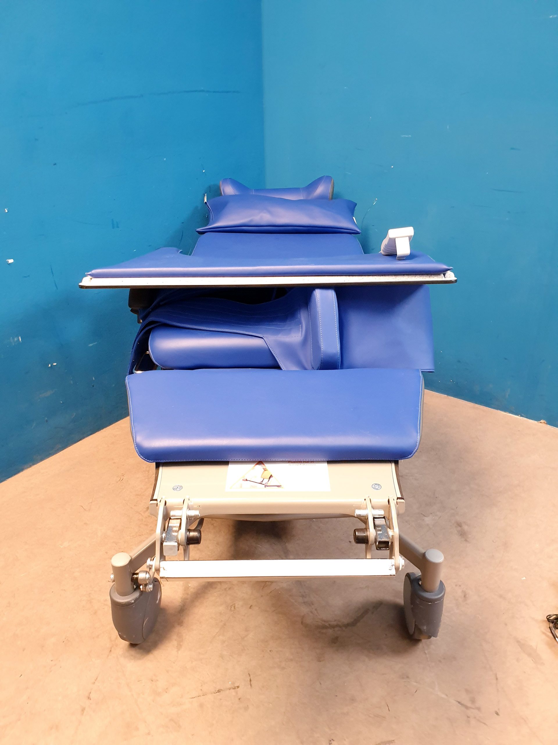 Rehamedi Mobilizer Medior motorisiertes Therapiegerät sichere Frühmobilisation von Intensivpatienten – Bild 25