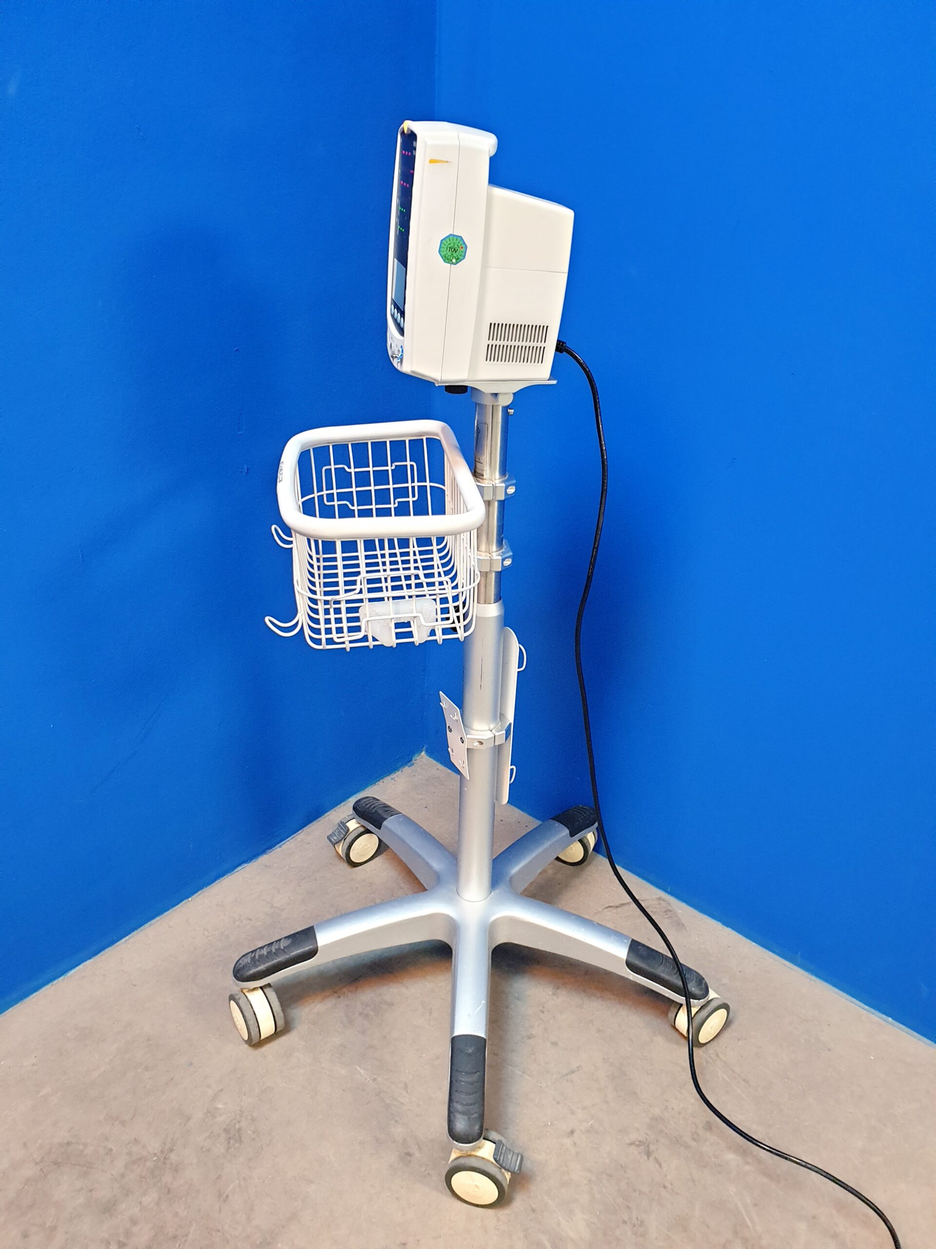 Mindray VS-800 Vital VS 800 - VS800 Signs Monitor ÜBERWACHUNGSMONITOR NiBp + SpO2 Ohne Zubehör auf Bahrbarem Gestell – Bild 5