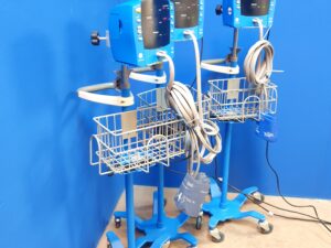 GE V100-V 100 Patientenmonitor Überwachungsmonitor mit Blutdruckmanschette