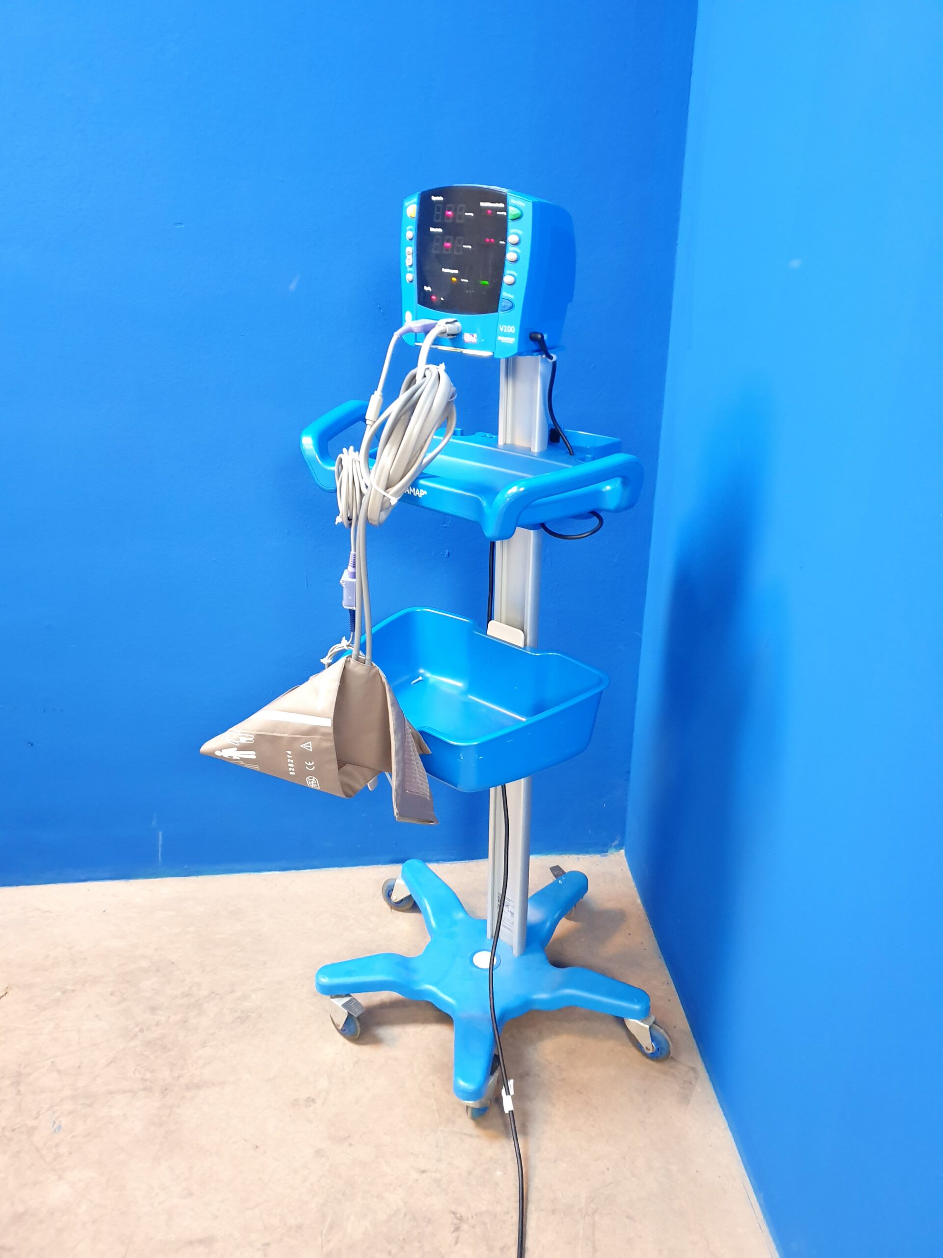GE V100-V 100 Patientenmonitor Überwachungsmonitor mit Zubehör – Bild 4