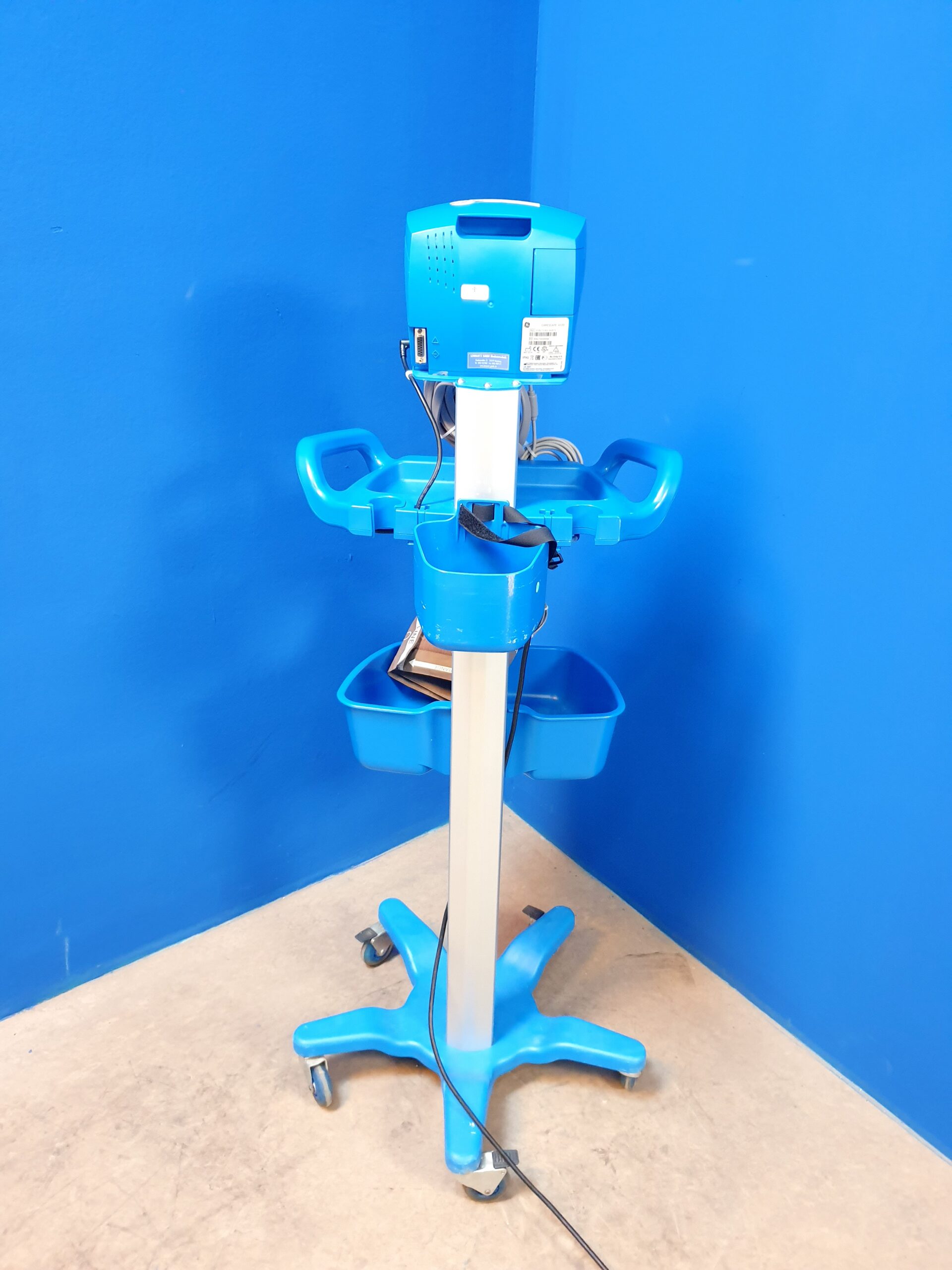 GE V100-V 100 Patientenmonitor Überwachungsmonitor mit Zubehör – Bild 6