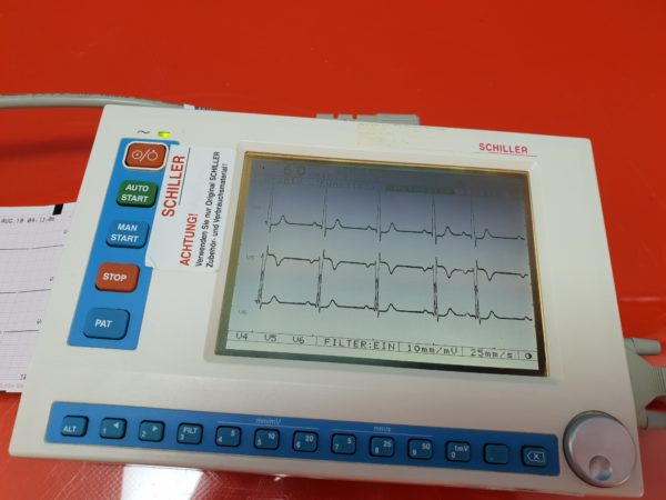 Schiller Cardiovit AT-4   EKG Gerät  mit Patientenkabel