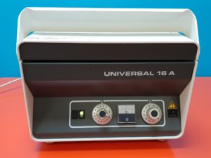 HETTICH UNIVERSAL 16A  // 16 A  Zentrifuge 12 X 25g 5000 U/mn