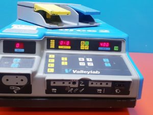 Valleylab Force 2 elektrochirurgischer Generator mit Fußschalter