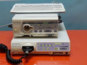 Olympus EXERA II CV-180  Video Processor mit Tastatur und MAJ-1430  Pigtail + CLV-S40 Lichtquelle